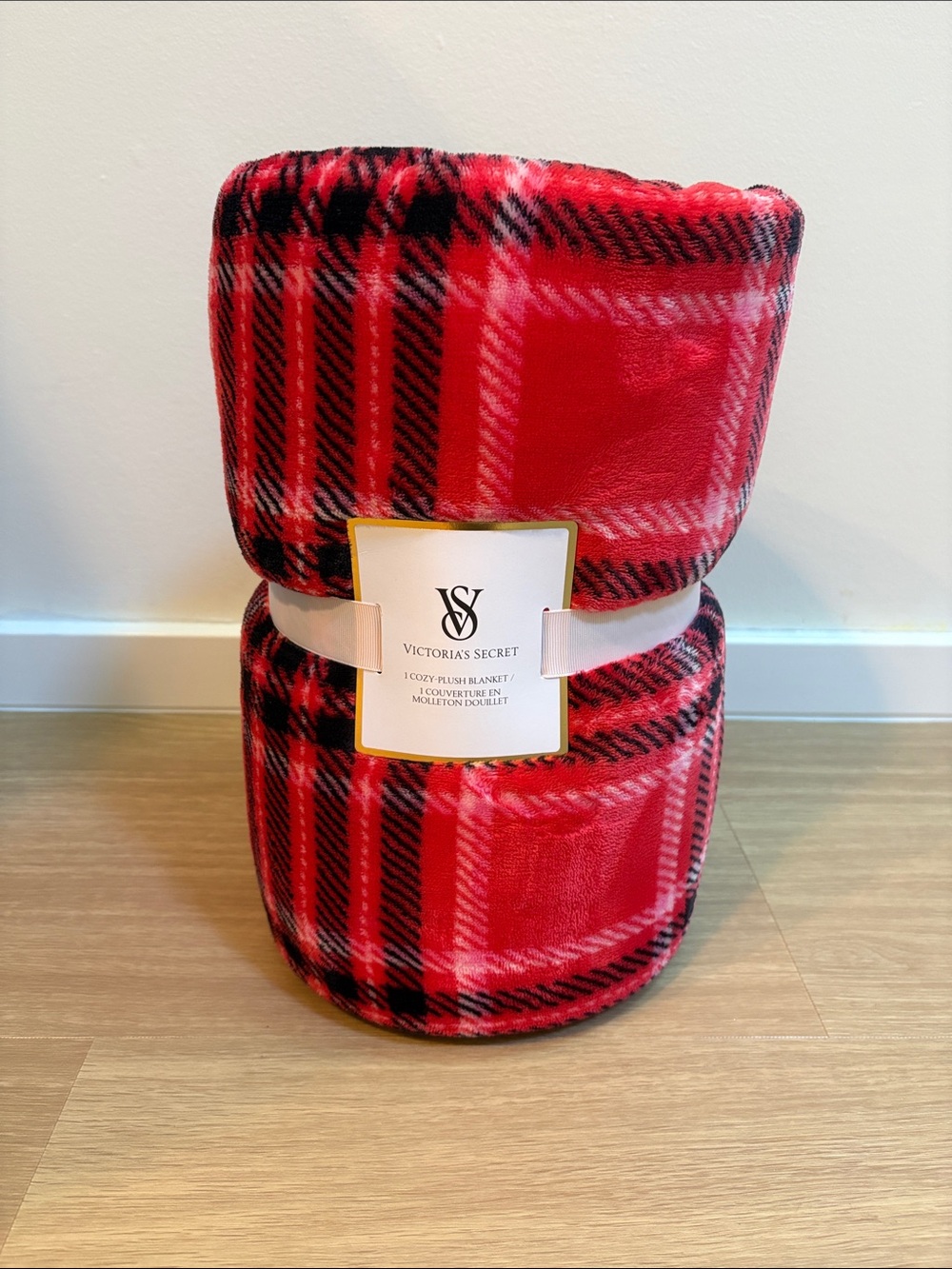 Victoria's Secret Red & Black Plaid Plush Blanket